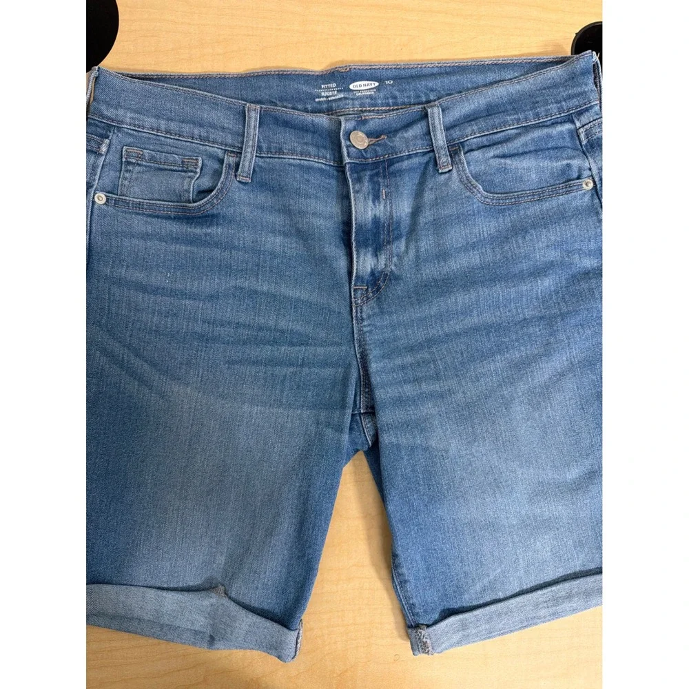 Old Navy Womens Fitted Stretch Denim Shorts Medium Wash Rolled Cuff Size 10